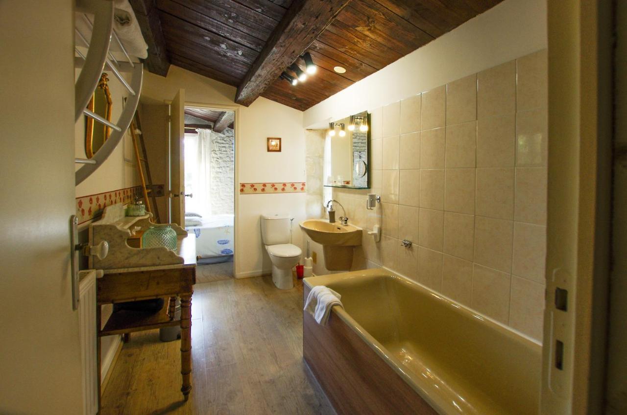 Logis Saint Leonard Bed & Breakfast Dompierre-sur-Mer Ngoại thất bức ảnh