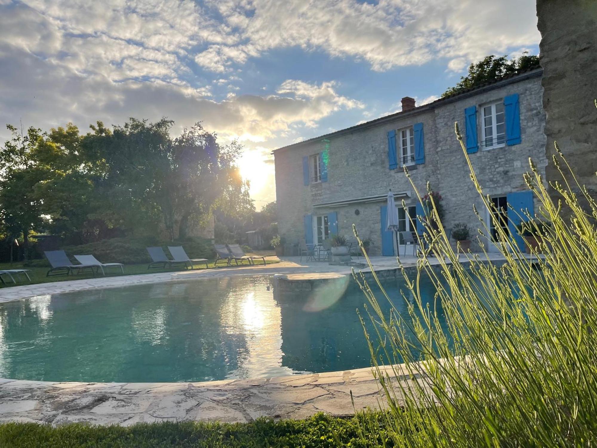 Logis Saint Leonard Bed & Breakfast Dompierre-sur-Mer Ngoại thất bức ảnh